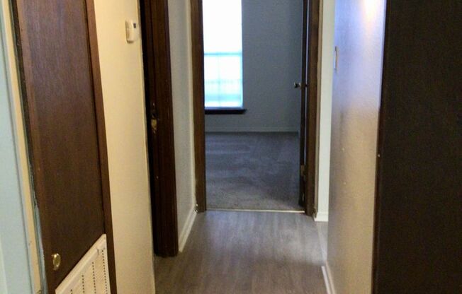2 beds, 2 baths, 995 sqft, $800, Unit 22