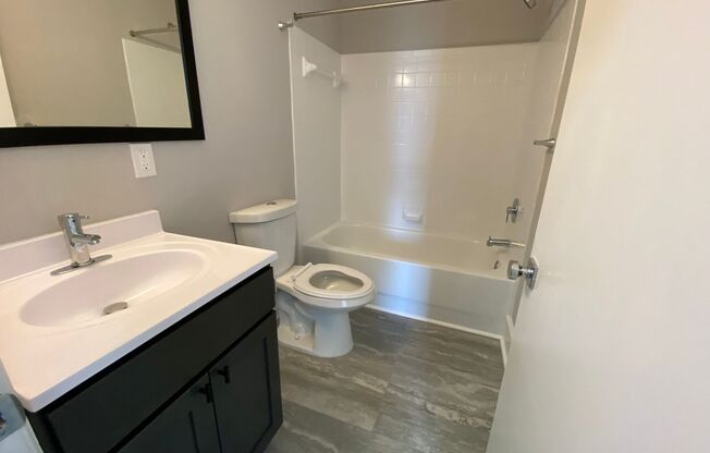1 bed, 1 bath, 633 sqft, $1,527, Unit 301