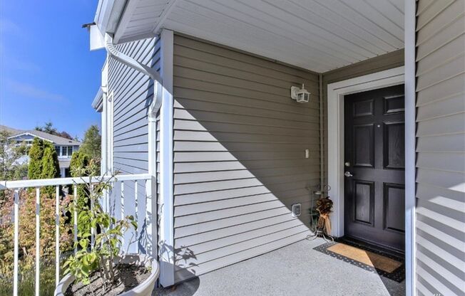 Auburn Lakeland Hills condo - rambler 2 bed 2 bath No Stairs!  Available Nov July 10th!