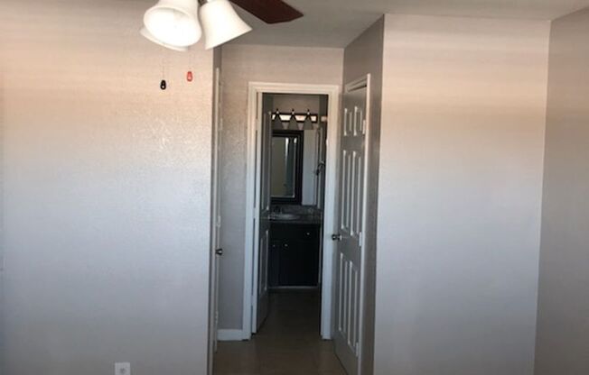 2 beds, 2 baths, 1,075 sqft, $1,300, Unit 22