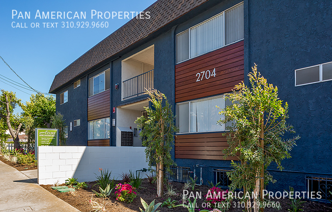 2704 VANDERBILT LN