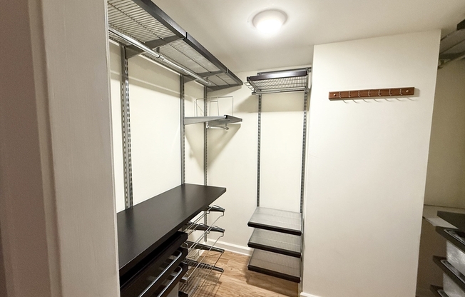 2 beds, 2 baths, $5,500, Unit 704