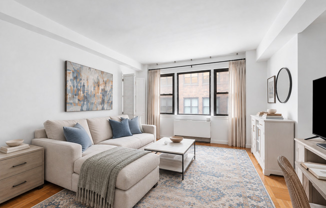 1 bed, 1 bath, $3,350, Unit 8A