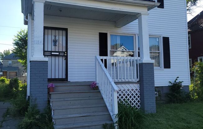 Gorgeous Newly Rennovated Three Bedroom Home in the Islandview Neighborhood