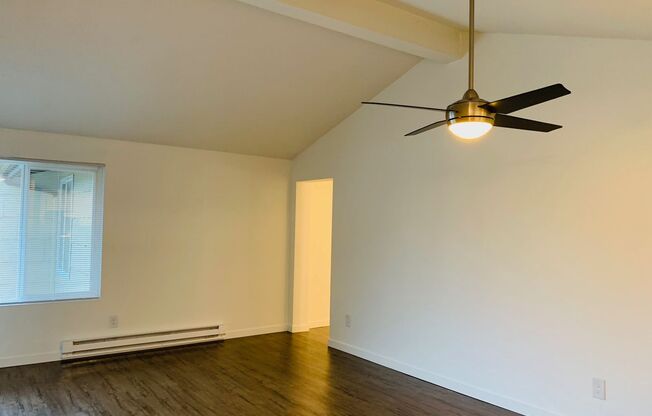 1 bed, 1 bath, 800 sqft, $2,050, Unit 332