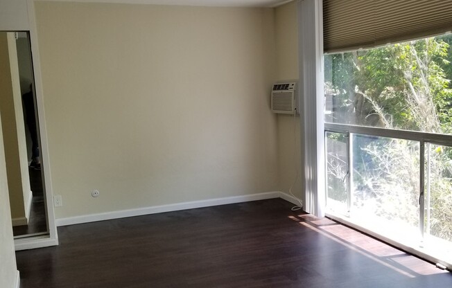 Studio, 1 bath, 420 sqft, $1,795, Unit 74-18