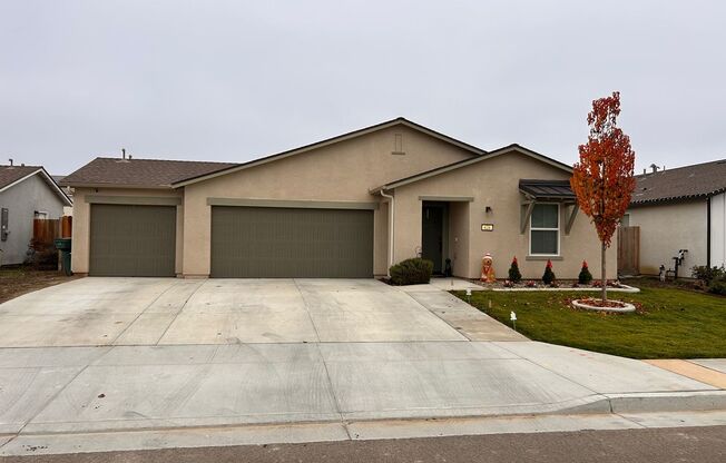 Beautiful home for rent in Tulare!