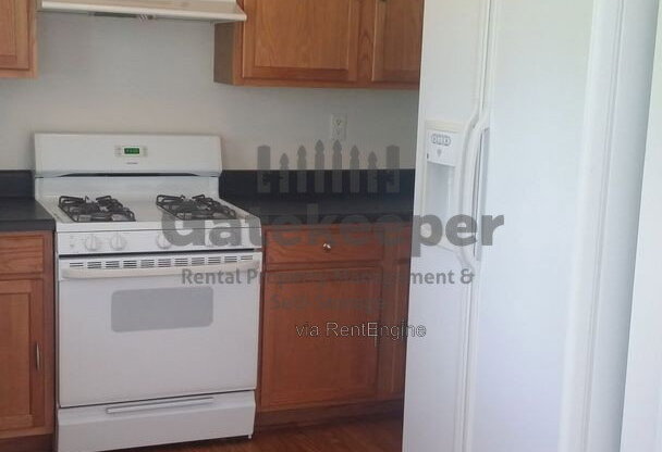 3 beds, 2 baths, 1,300 sqft, $1,845