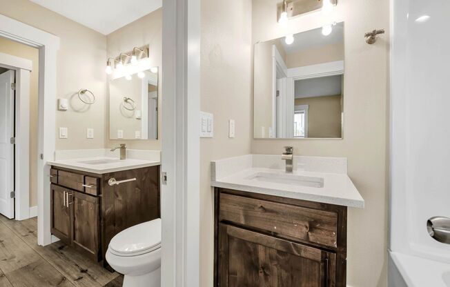 2 beds, 1 bath, 880 sqft, $1,395, Unit #1