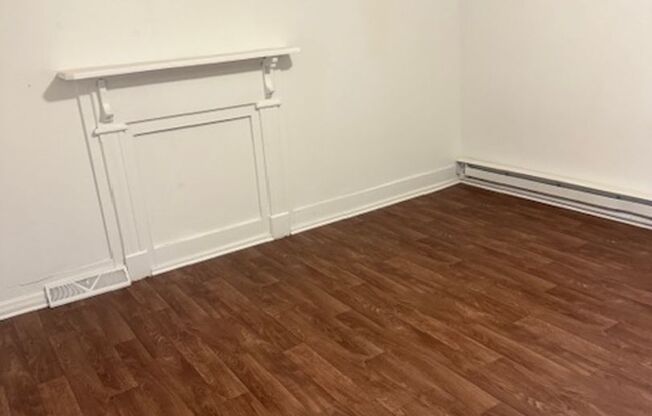 2 Bedroom 1 Bath Available to Rent for $725/Mo.