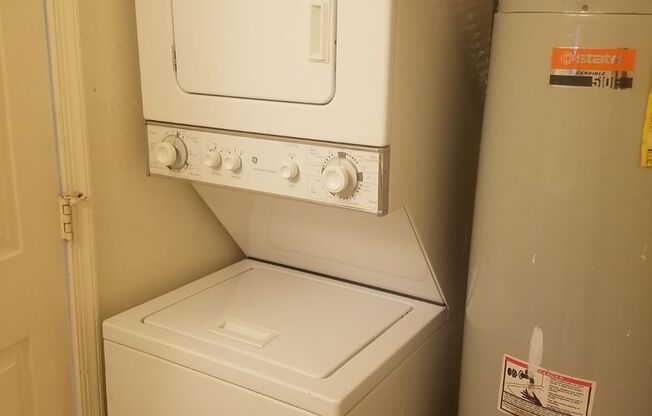 Studio, 1 bath, 400 sqft, $1,000, Unit 112 Apt. 4