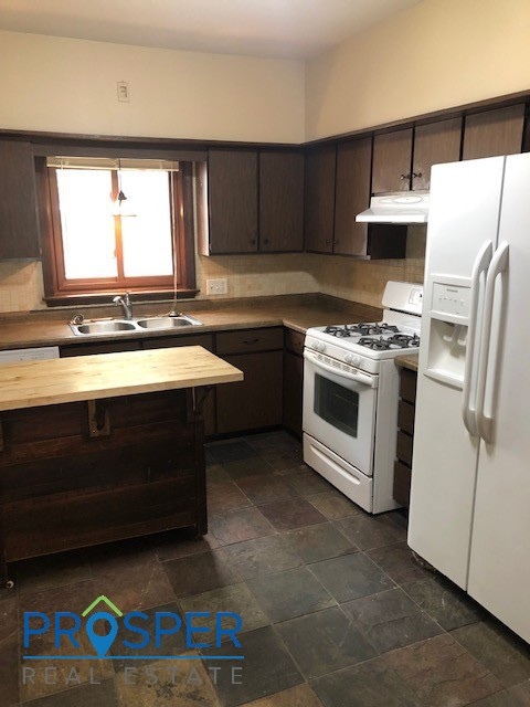 4 beds, 1.5 baths, 2,452 sqft, $1,950, Unit 1