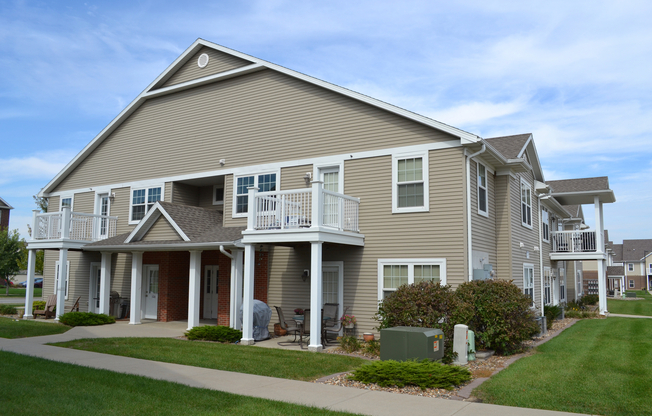 1422 Walton