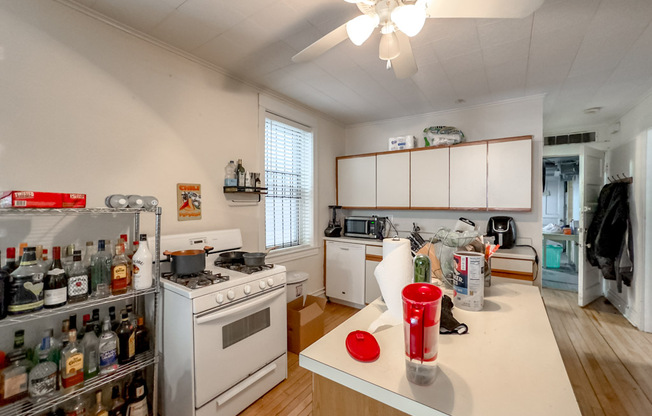 1412 HENDERSON