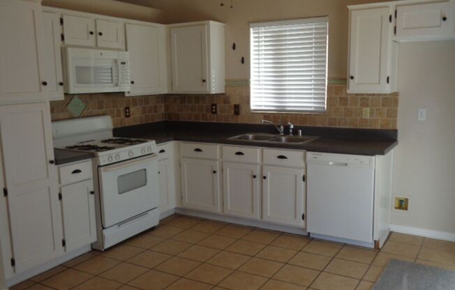 3 beds, 2 baths, $2,295