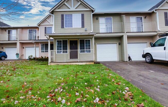 4 beds, 2.5 baths, 1,545 sqft, $2,395, Unit J8
