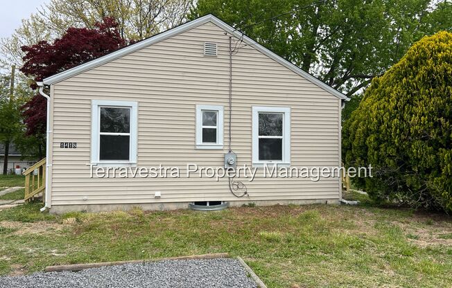Completely renovated and ready to go 3 bed 1 bath  home in Upper Deerfield