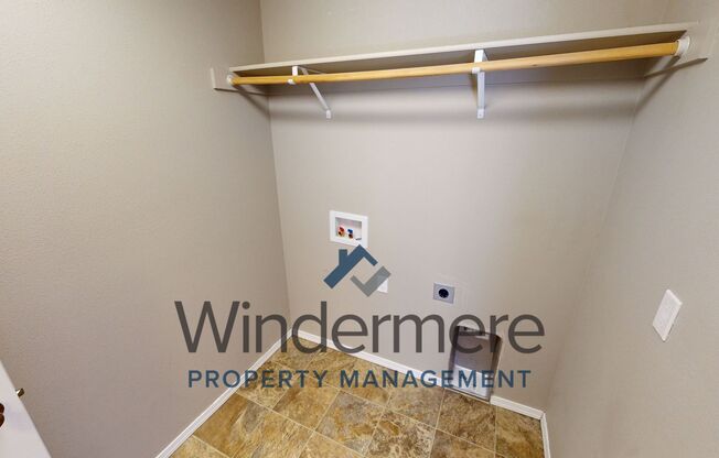 2 beds, 1 bath, 880 sqft, $1,495, Unit chin287-1