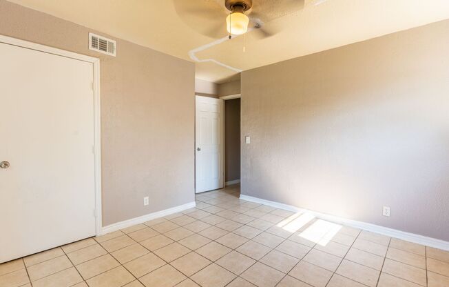 4 beds, 1 bath, $1,550