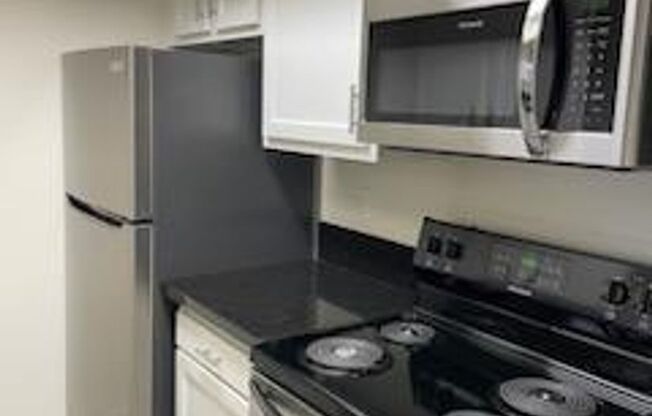 2 beds, 1 bath, 707 sqft, $1,159, Unit 8229