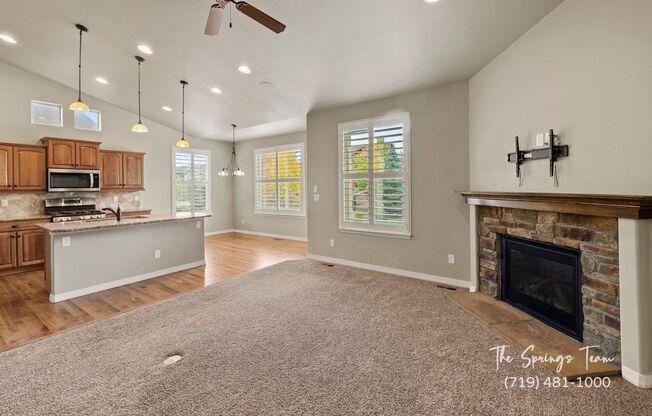 BEAUTIFUL 4BD + BONUS ROOM/3BA/3 CAR GARAGE in FLYING HORSE! - Security Deposit Waiver Available