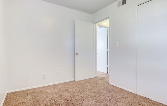 1 bed, 1 bath, 700 sqft, $800