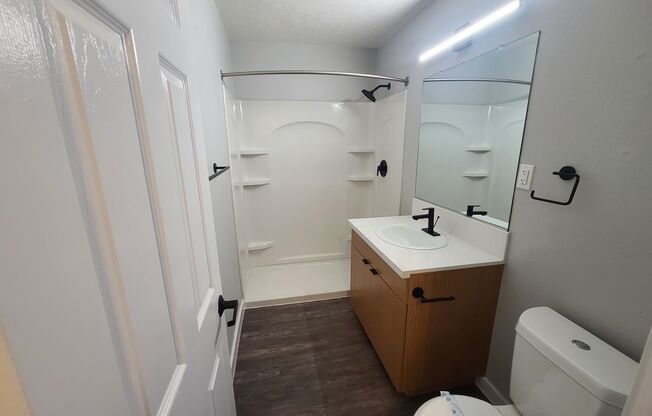 2 beds, 1 bath, 950 sqft, $3,140, Unit 1734-15