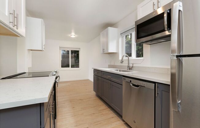 2 beds, 2 baths, 1,000 sqft, $2,895, Unit 3539 - 216