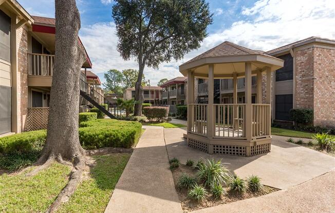 Canterbury Court Apartments