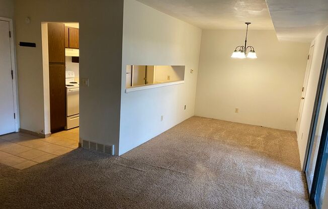 2 beds, 1.5 baths, 750 sqft, $850, Unit 63C