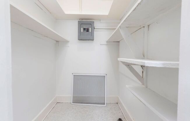 1 bed, 1 bath, 900 sqft, $850, Unit #25