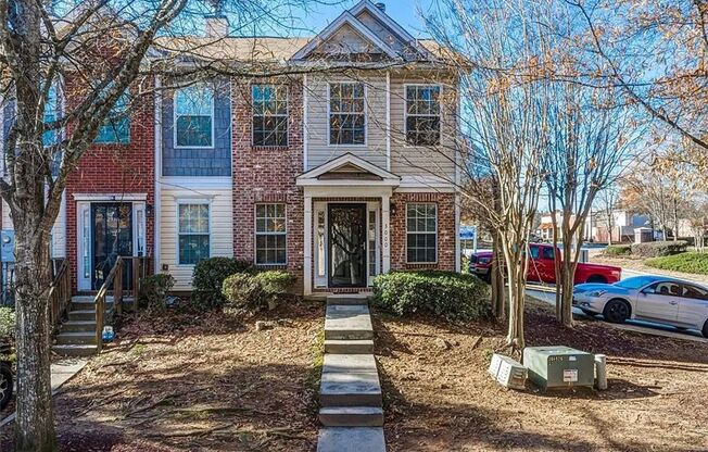 2 Bed and 3 Bath in Decatur!
