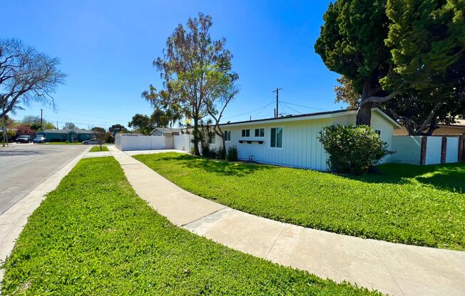 BEAUTIFULLY REMODELED 3B/R, 2BA HOUSE WITH LARGE TURFED BACKYARD