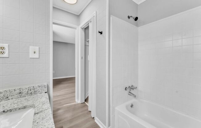 2 beds, 1.5 baths, 1,600 sqft, $1,295