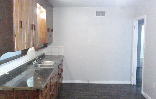 3 beds, 1 bath, $1,500