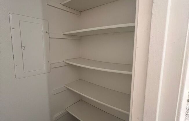 2 beds, 2 baths, 1,000 sqft, $1,315, Unit 811