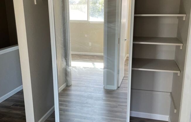 3 beds, 1 bath, 925 sqft, $2,100, Unit H-30 3/1