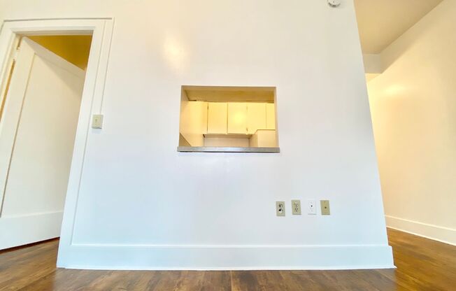 Studio, 1 bath, 330 sqft, $1,175, Unit 403