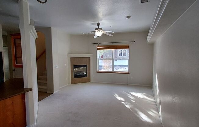 Mt Elden Villas: Large Townhome - 3 Bedroom 2.5 Bath - $3,000