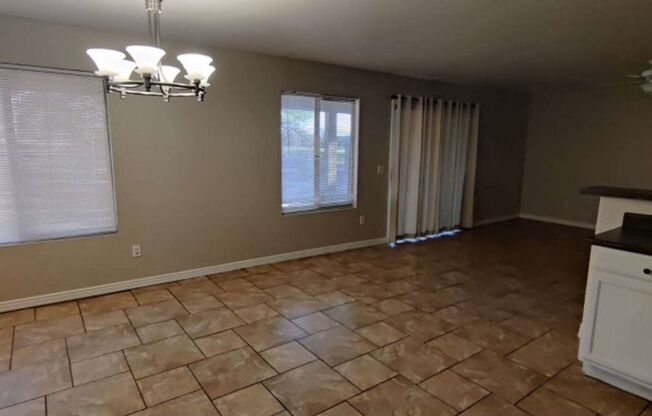 Great 3 Bedroom plus den/office and Loft in Gilbert for rent.