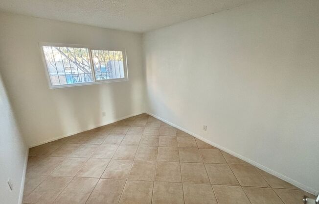 2 beds, 1 bath, 833 sqft, $1,195, Unit 1