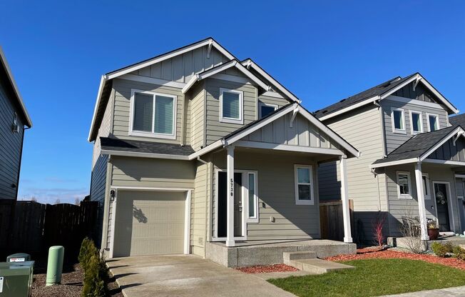 BEAUTIFUL 3 Bedroom 2.5 Bath Home! High Ceilings! HUGE Covered Patio! Great Location!