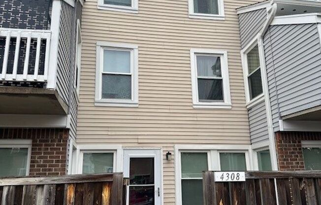 One level living in a spacious upgraded condo