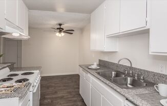 Woodridge Apartments - Plummer (8364)