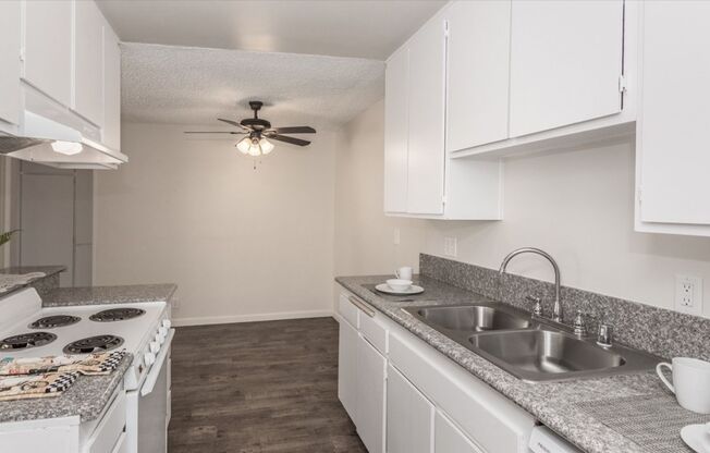 Woodridge Apartments - Plummer (8364)