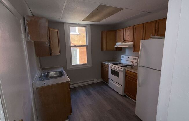 3 beds, 1 bath, $1,700