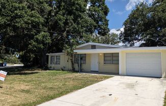 Conveniently located 2/1 Florida home with private backyard