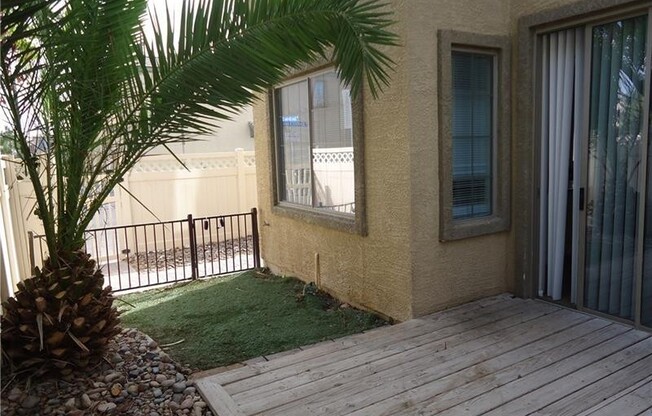 3 beds, 2.5 baths, $1,850