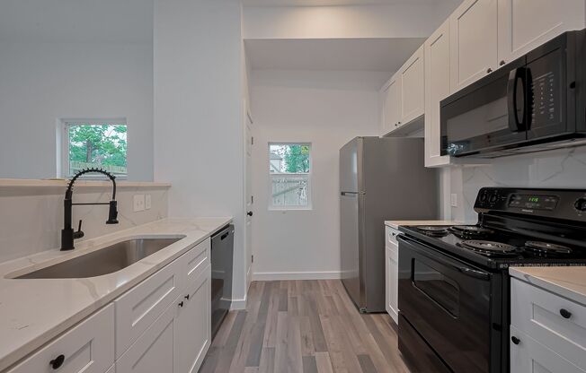 AFFORDABLE 4BD/2.5BA SINGLE HOUSE!