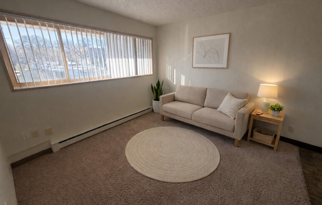 Studio, 1 bath, 500 sqft, $650, Unit 210